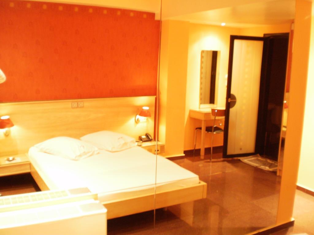 Hotel Niki Пірей Номер фото